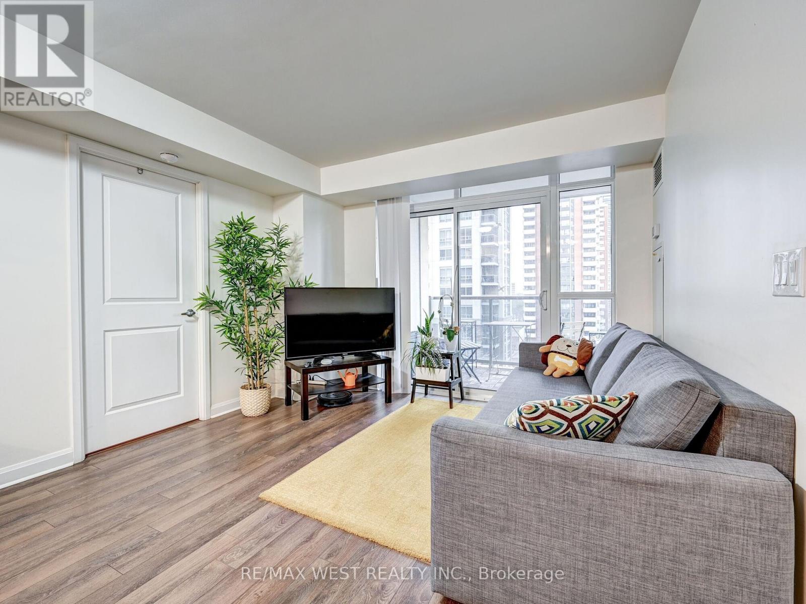 603 - 1 Michael Power Place, Toronto, Ontario  M9A 0A1 - Photo 9 - W12465200