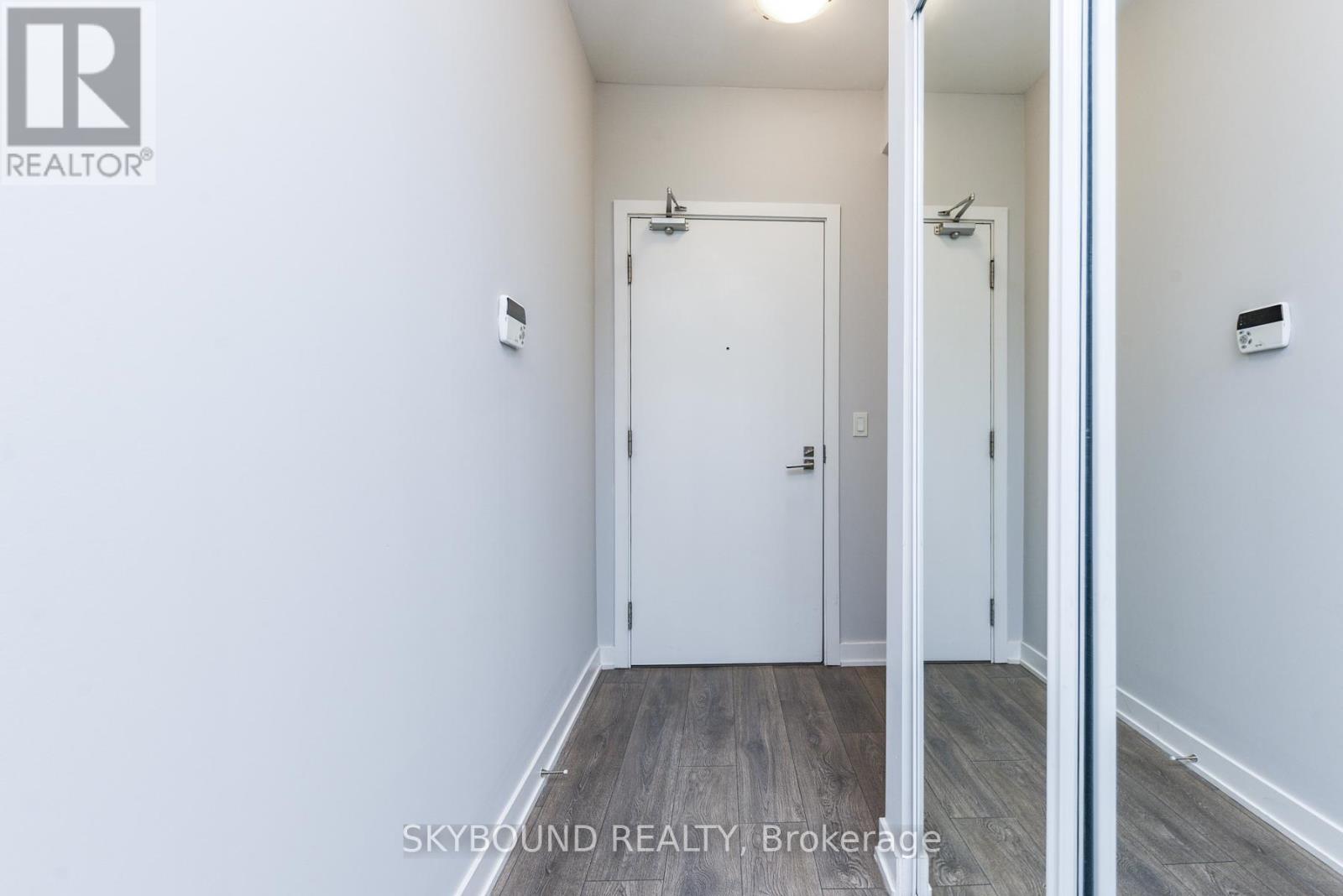 210 - 4655 Glen Erin Drive, Mississauga, Ontario  L5M 0Z1 - Photo 3 - W12465212