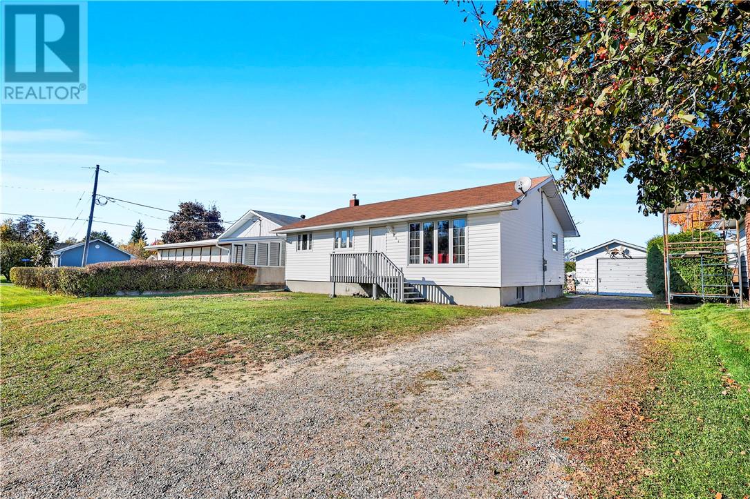 664 Katherine Street, Espanola, Ontario  P5E 1M7 - Photo 3 - 2125257