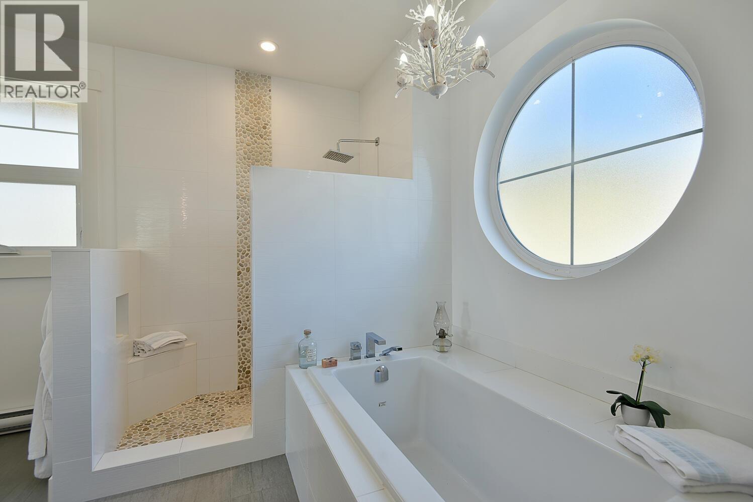 605 Woodland Avenue, Gibsons, British Columbia  V0N 1V1 - Photo 17 - R2976018