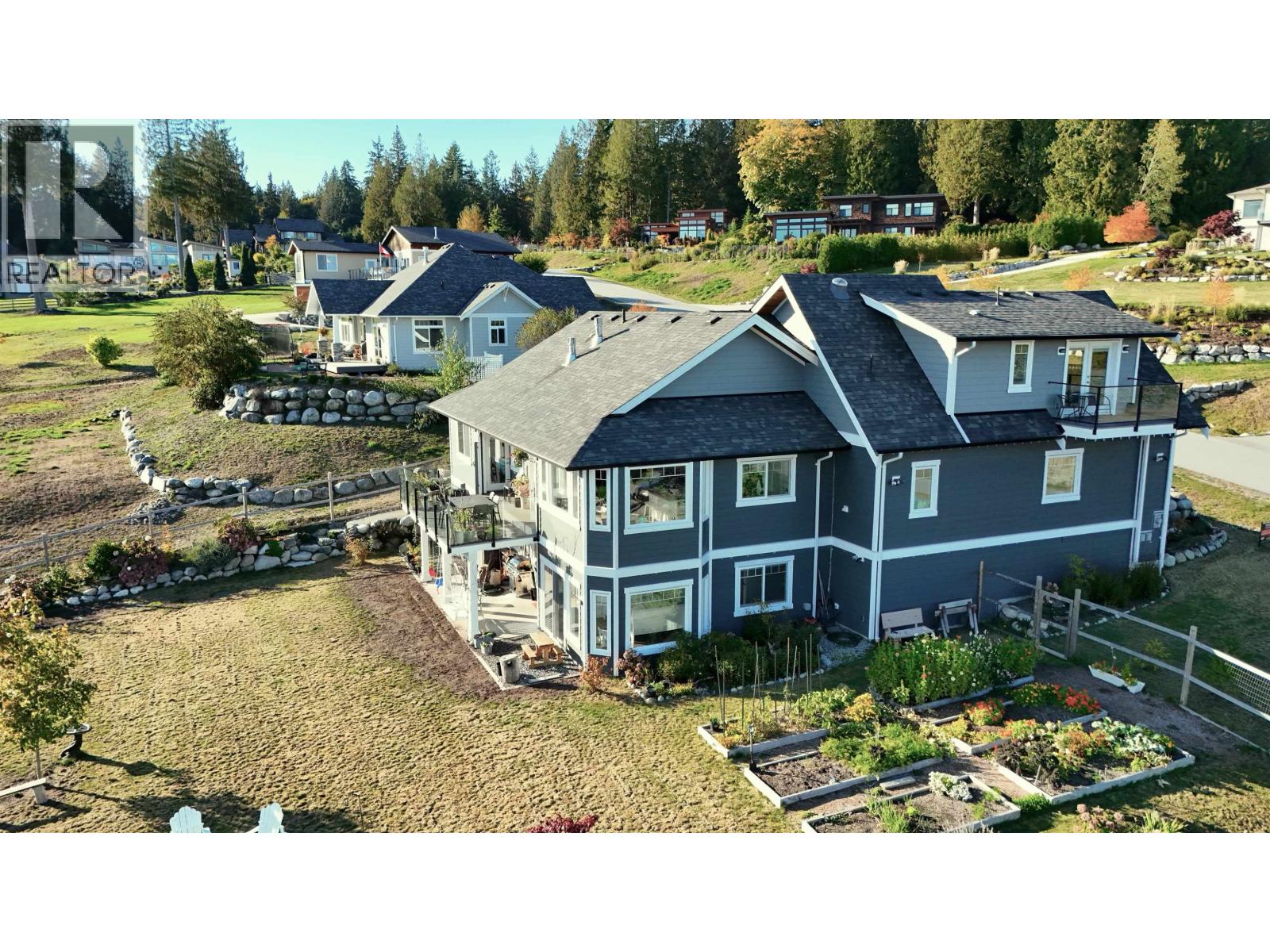 605 Woodland Avenue, Gibsons, British Columbia  V0N 1V1 - Photo 31 - R2976018