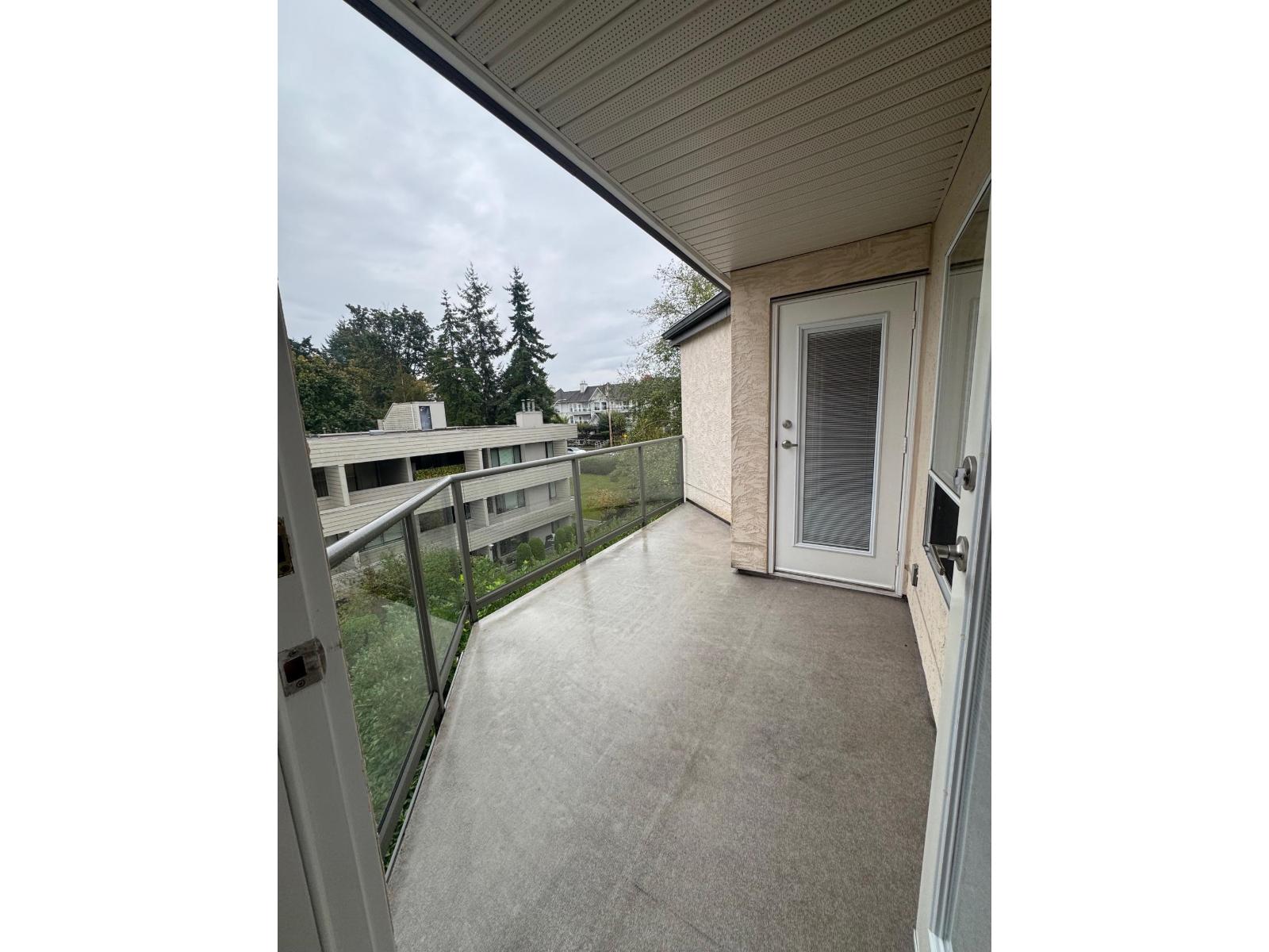 303 15255 18 Avenue, Surrey, British Columbia  V4A 1W9 - Photo 11 - R3046455