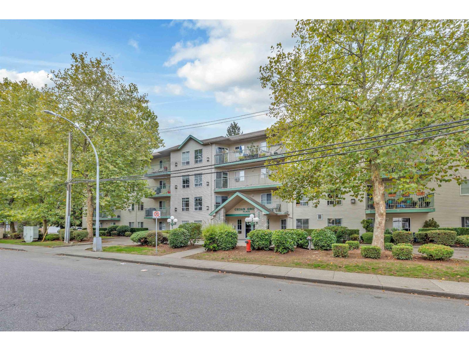 204 2435 Center Street, Abbotsford, British Columbia  V2T 2N4 - Photo 2 - R3058529