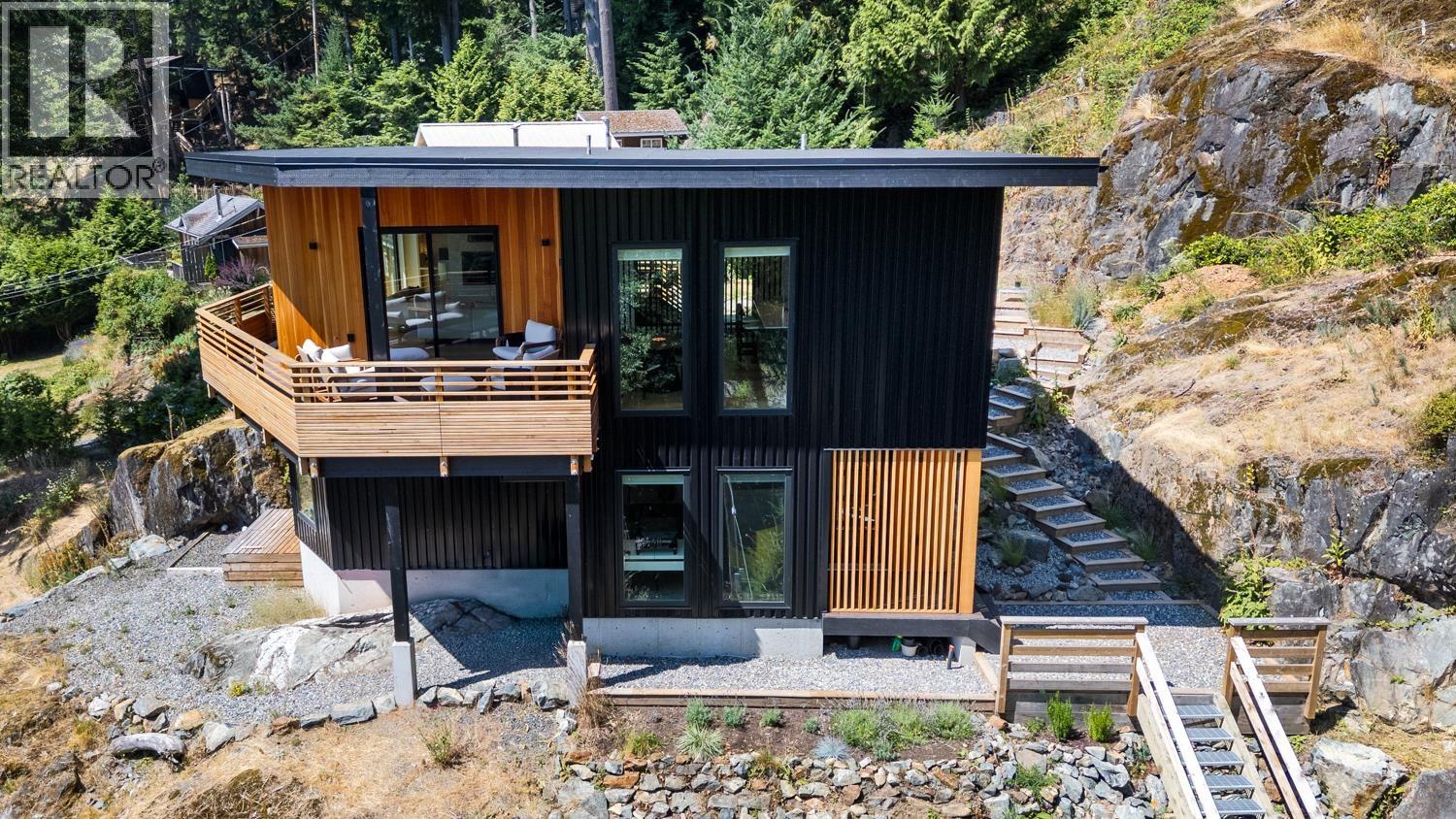 1486 Eagle Cliff Road, Bowen Island, British Columbia  V0N 1G1 - Photo 2 - R3030588