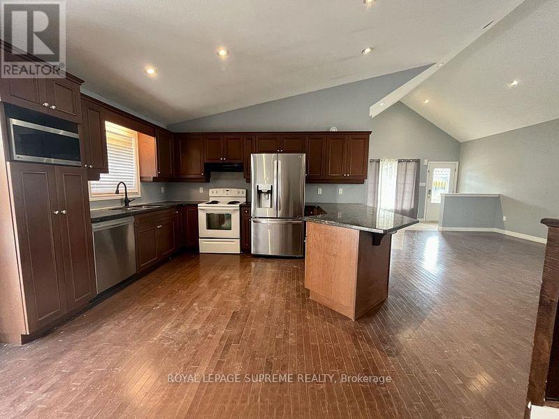 664 Cedar Street, Shelburne, Ontario  L9V 2W5 - Photo 9 - X12465172
