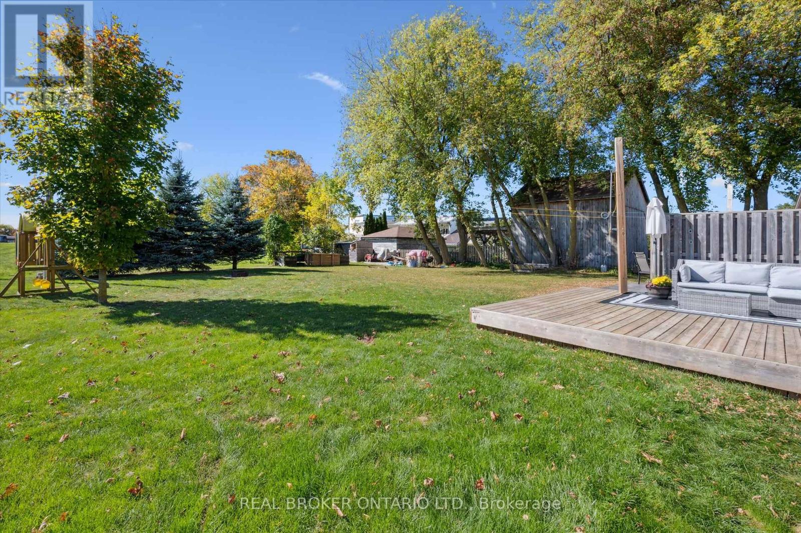 12 Caroline Street, Mapleton, Ontario  N0G 2K0 - Photo 33 - X12465186