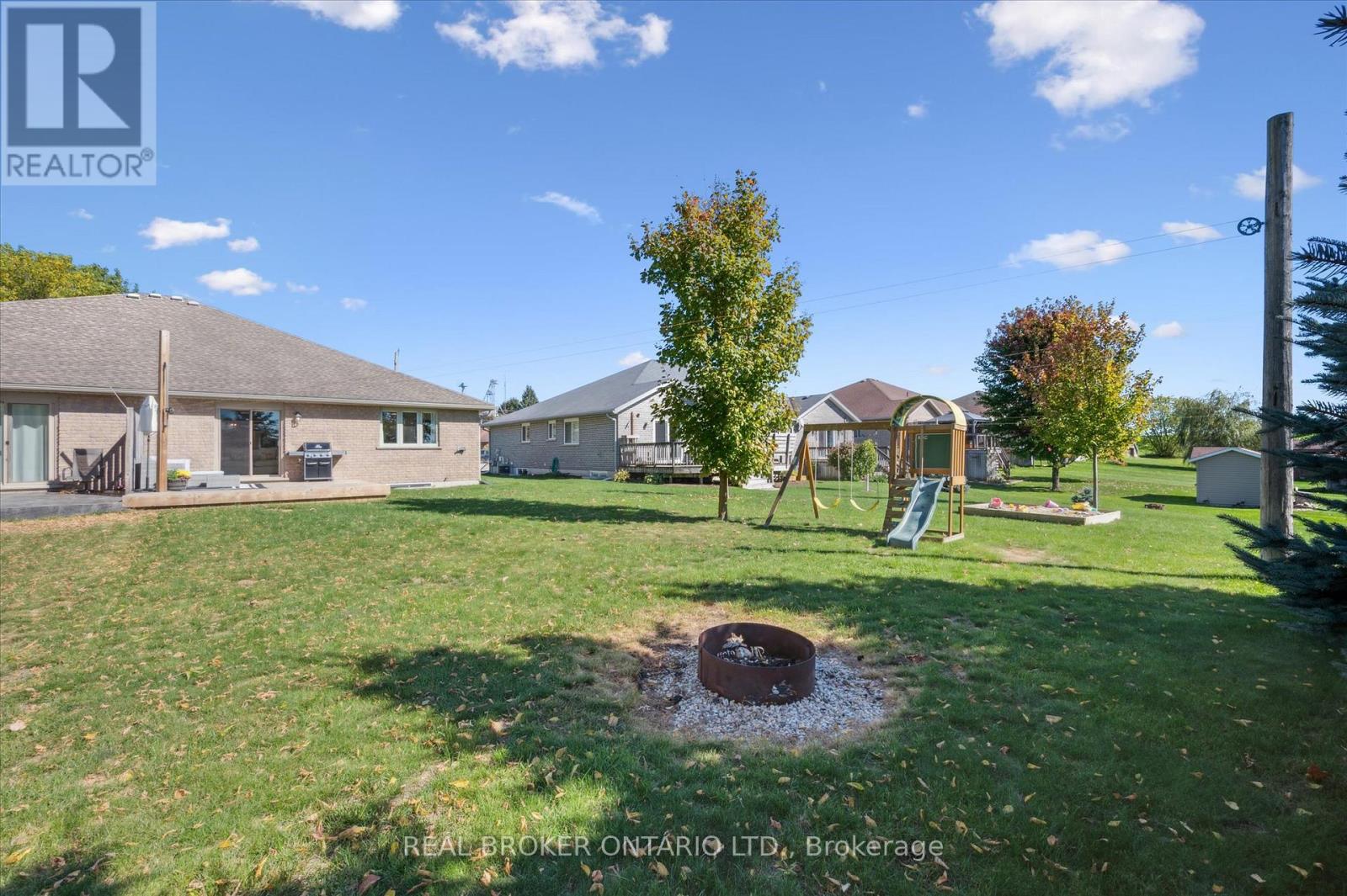 12 Caroline Street, Mapleton, Ontario  N0G 2K0 - Photo 35 - X12465186