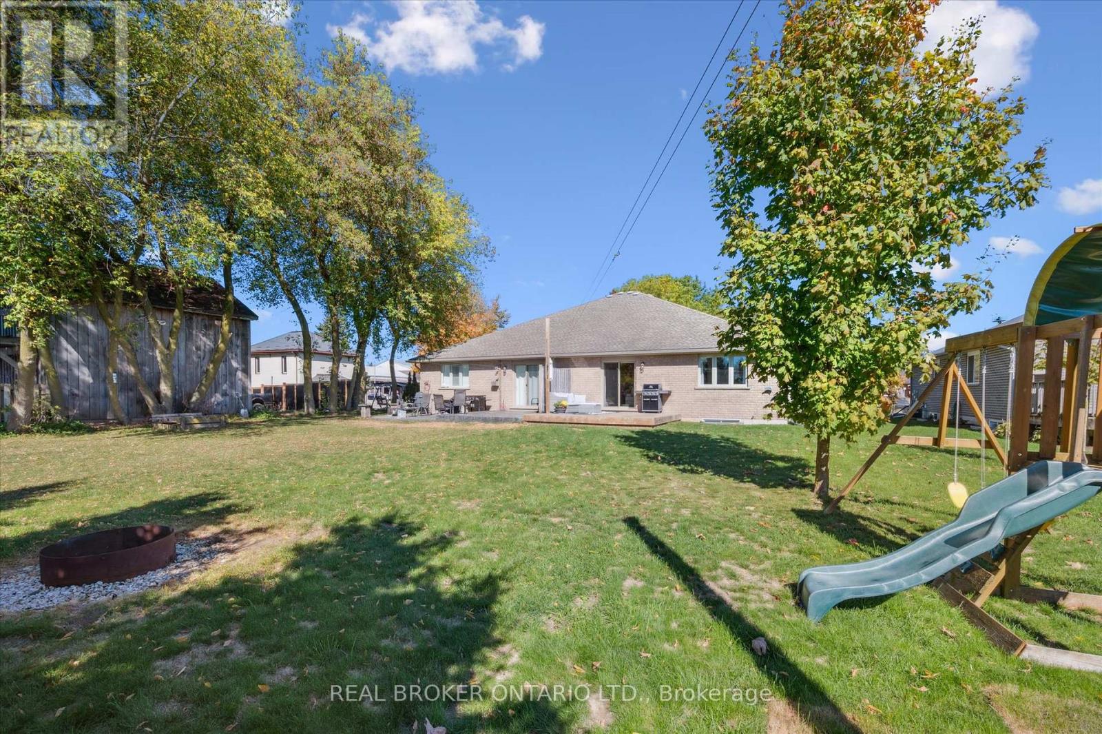 12 Caroline Street, Mapleton, Ontario  N0G 2K0 - Photo 36 - X12465186