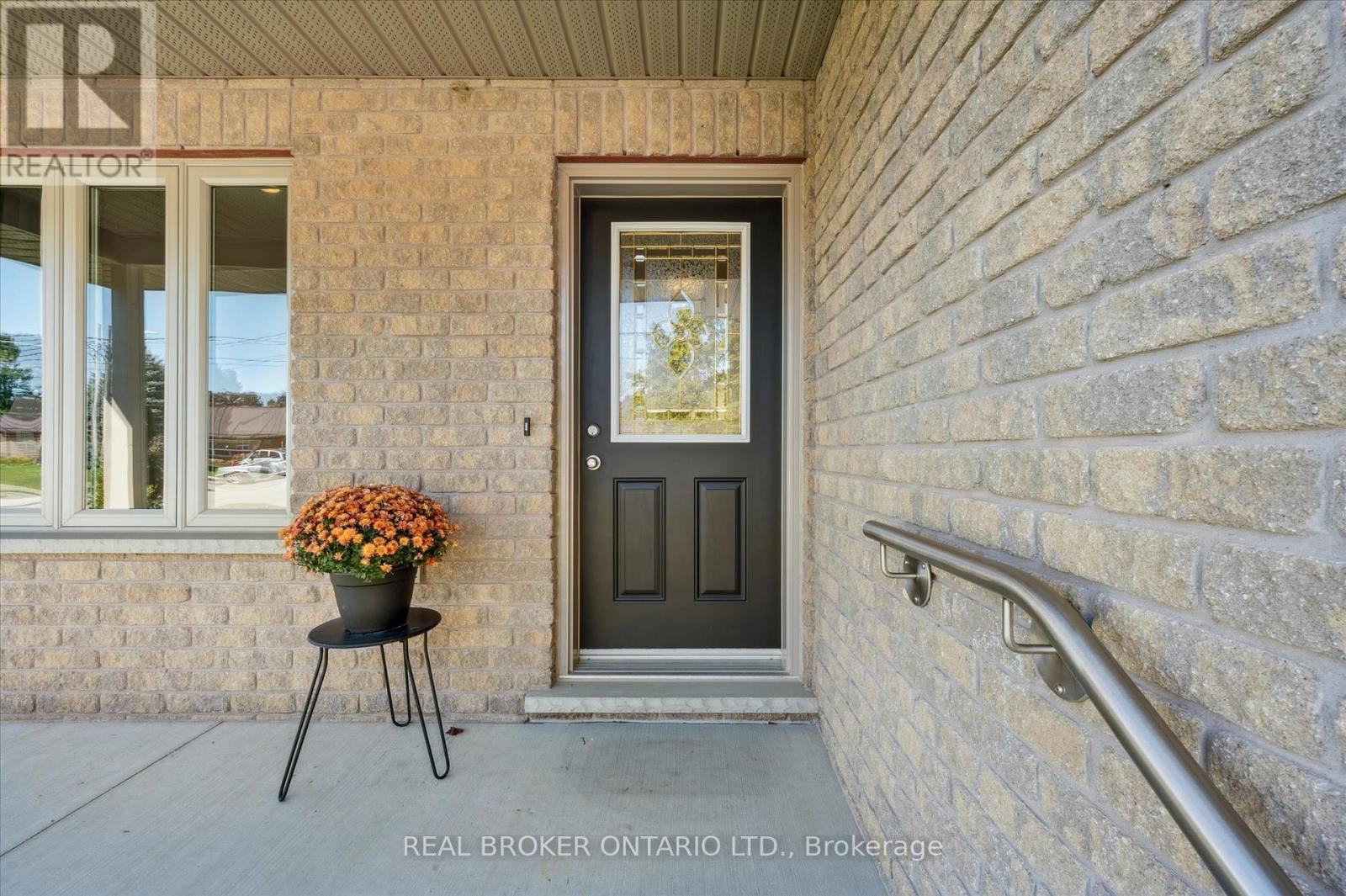 12 Caroline Street, Mapleton, Ontario  N0G 2K0 - Photo 39 - X12465186