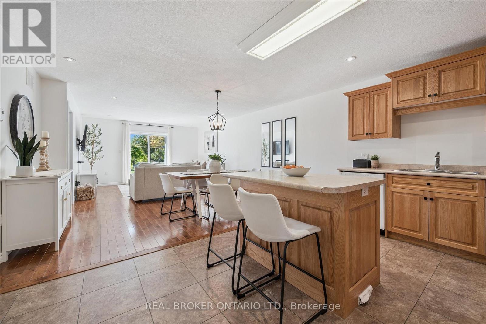 12 Caroline Street, Mapleton, Ontario  N0G 2K0 - Photo 4 - X12465186