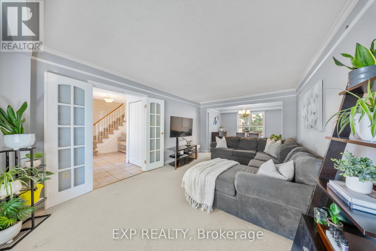54 Pathfinder Crescent, Kitchener, Ontario  N2P 1S6 - Photo 23 - X12465204