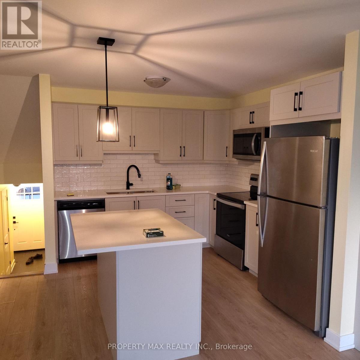 70 Staples Boulevard, Smiths Falls, Ontario  K7A 0A5 - Photo 19 - X12465208
