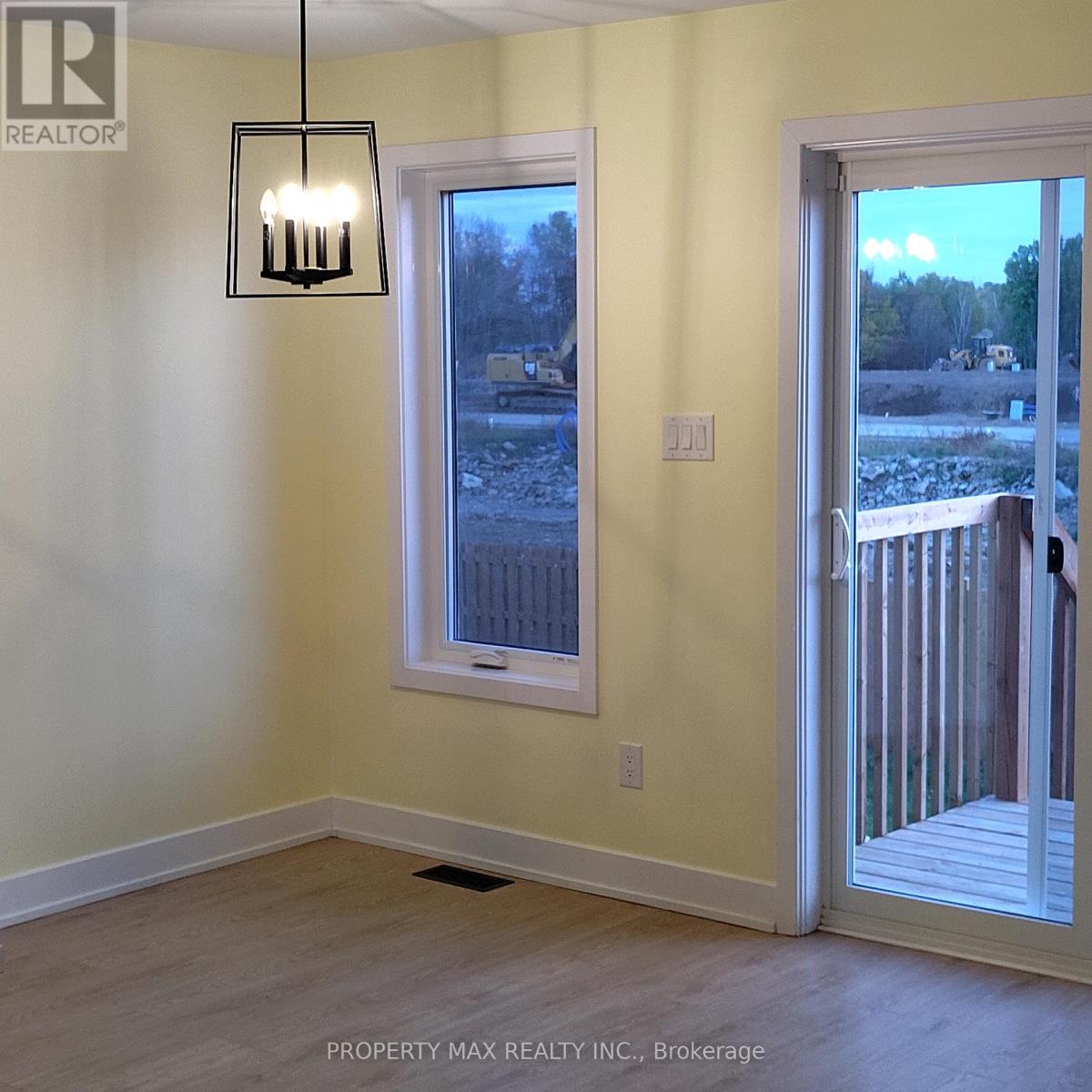 70 Staples Boulevard, Smiths Falls, Ontario  K7A 0A5 - Photo 6 - X12465208