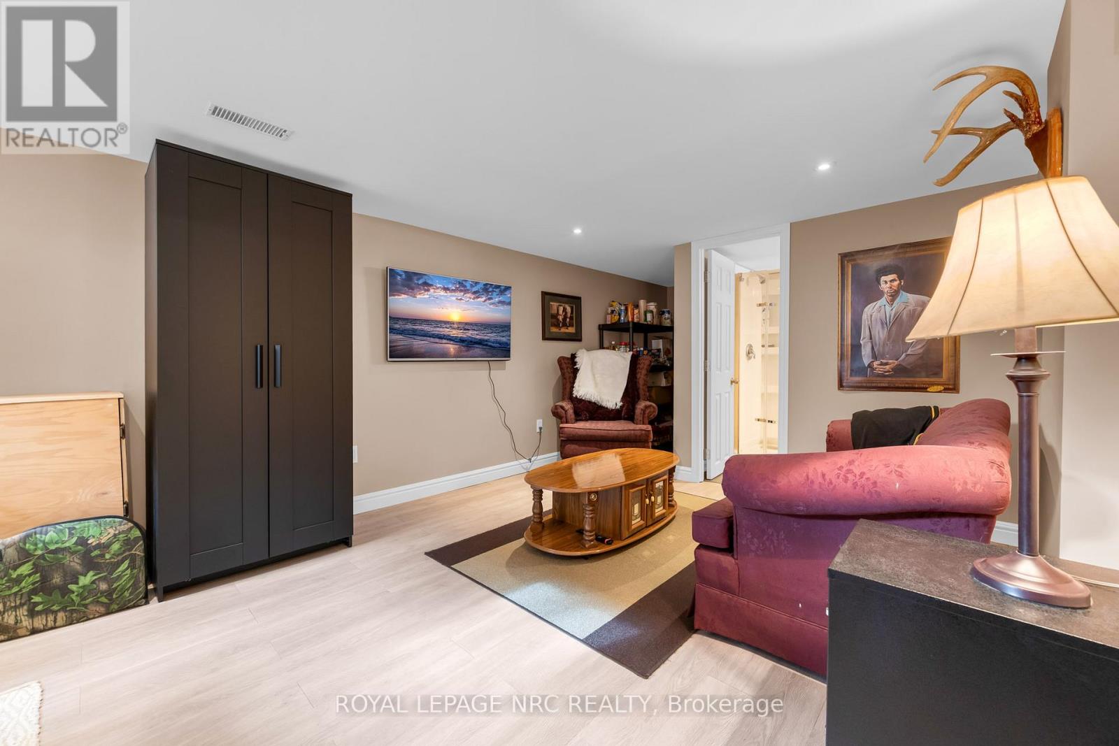 475 East 38th Street, Hamilton, Ontario  L8V 4G7 - Photo 26 - X12465209