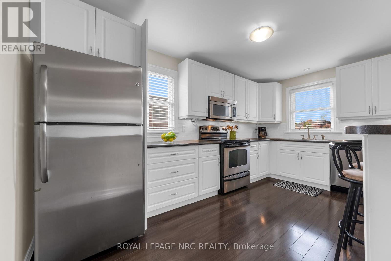 475 East 38th Street, Hamilton, Ontario  L8V 4G7 - Photo 7 - X12465209