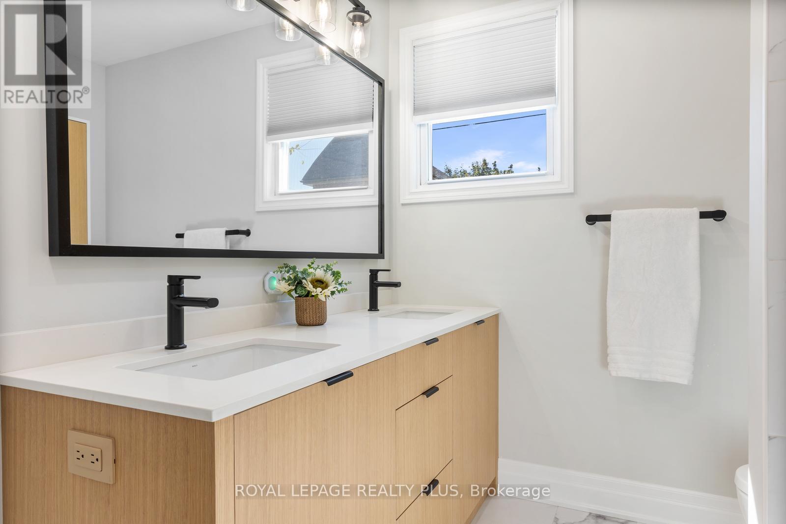 250 Balmoral Avenue N, Hamilton (Crown Point), Ontario  L8L 7S4 - Photo 14 - X12465224