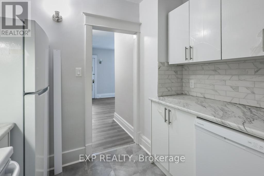 109 Balsam Avenue S, Hamilton (Stipley), Ontario  L8M 3B2 - Photo 11 - X12465229