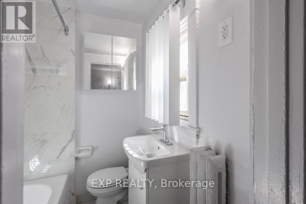 109 Balsam Avenue S, Hamilton, Ontario  L8M 3B2 - Photo 9 - X12465229