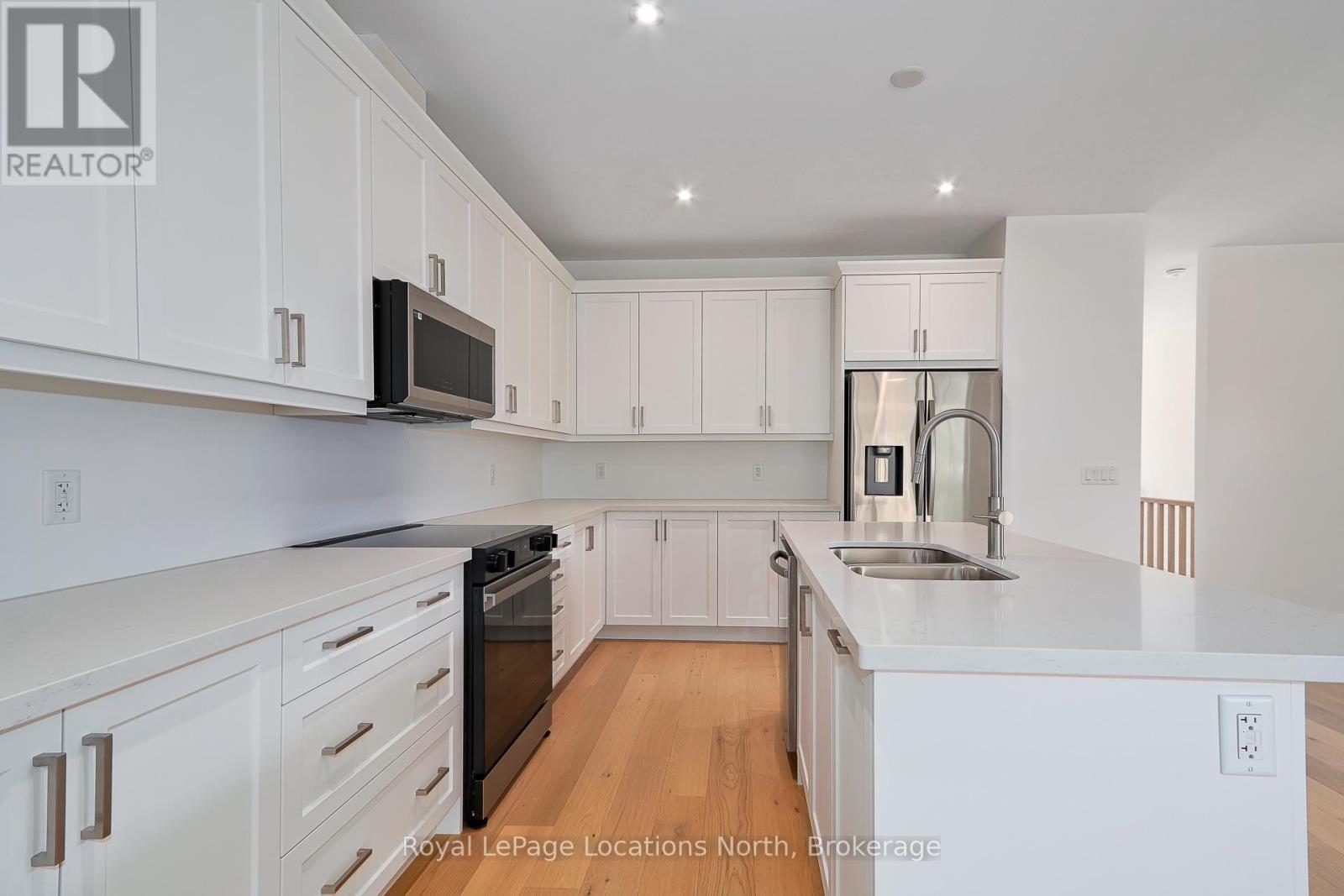 64 52nd Street S, Wasaga Beach, Ontario  L9Z 1W8 - Photo 15 - S12465530