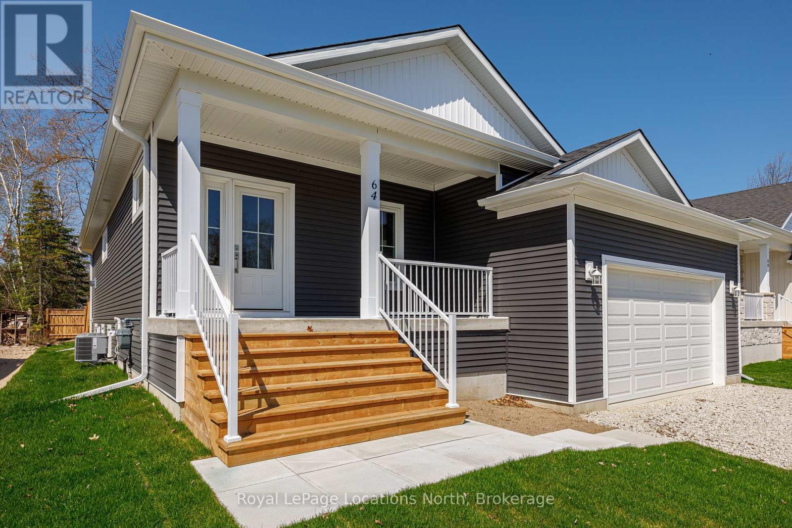 64 52nd Street S, Wasaga Beach, Ontario  L9Z 1W8 - Photo 2 - S12465530