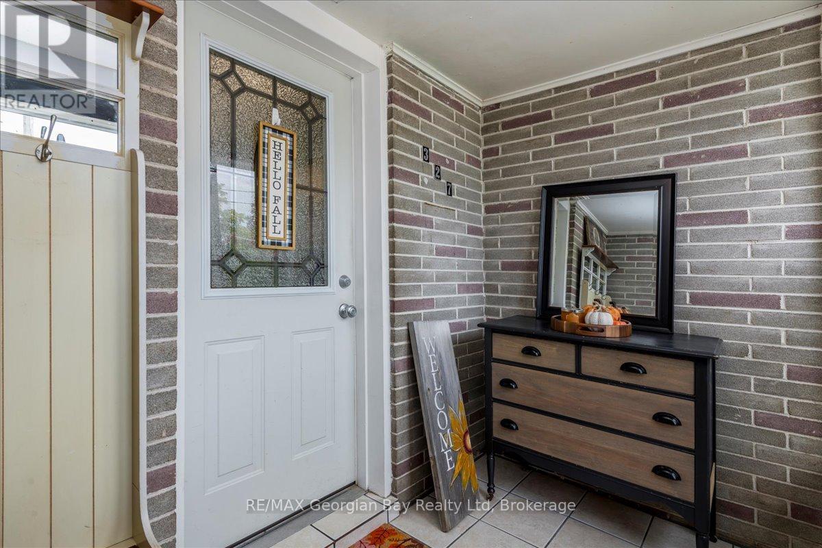 327 Scott Street, Midland, Ontario  L4R 2M9 - Photo 2 - S12465578