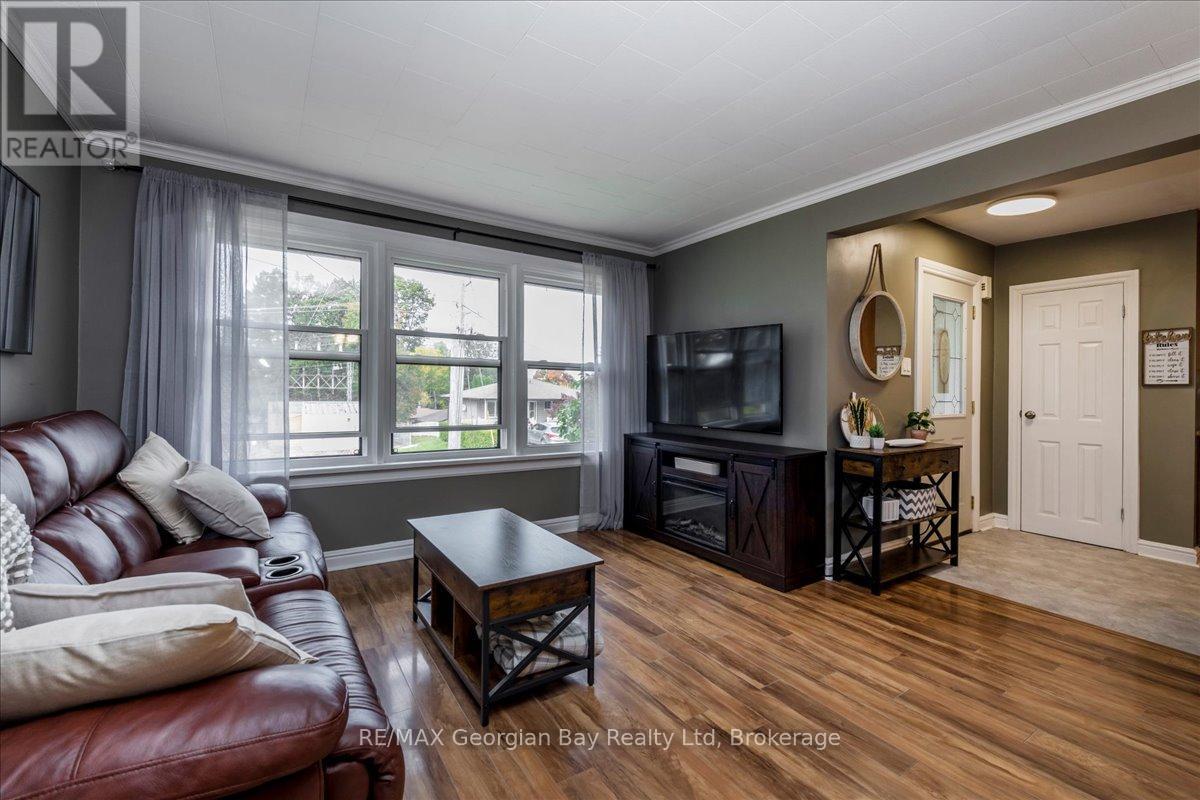 327 Scott Street, Midland, Ontario  L4R 2M9 - Photo 4 - S12465578