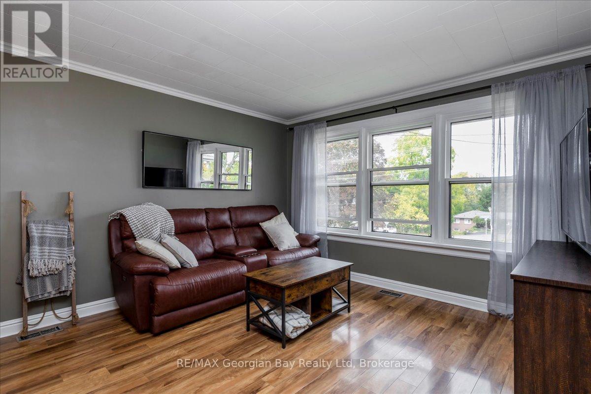 327 Scott Street, Midland, Ontario  L4R 2M9 - Photo 5 - S12465578