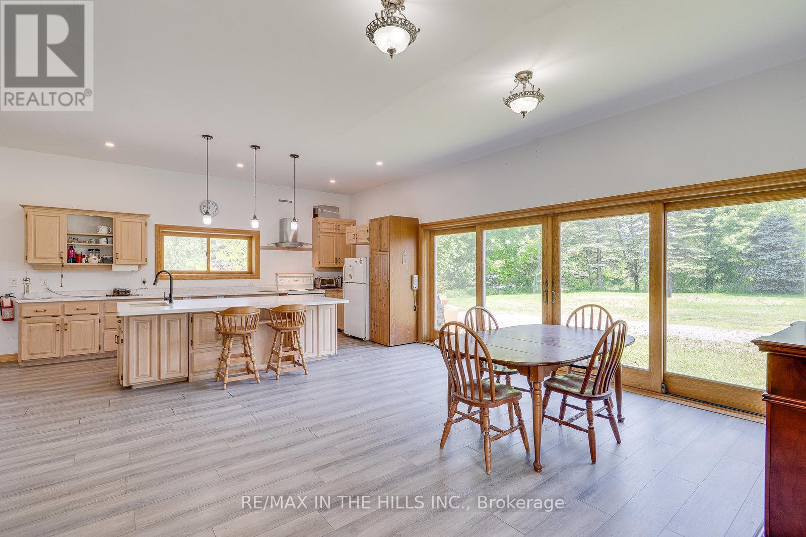20643 Kennedy Road, Caledon, Ontario  L7K 1Z3 - Photo 5 - W12216770