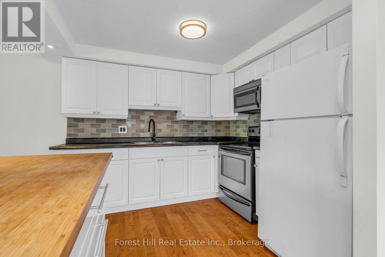 15 Homestead Place, Kitchener, Ontario  N2N 1Z1 - Photo 7 - X12465587