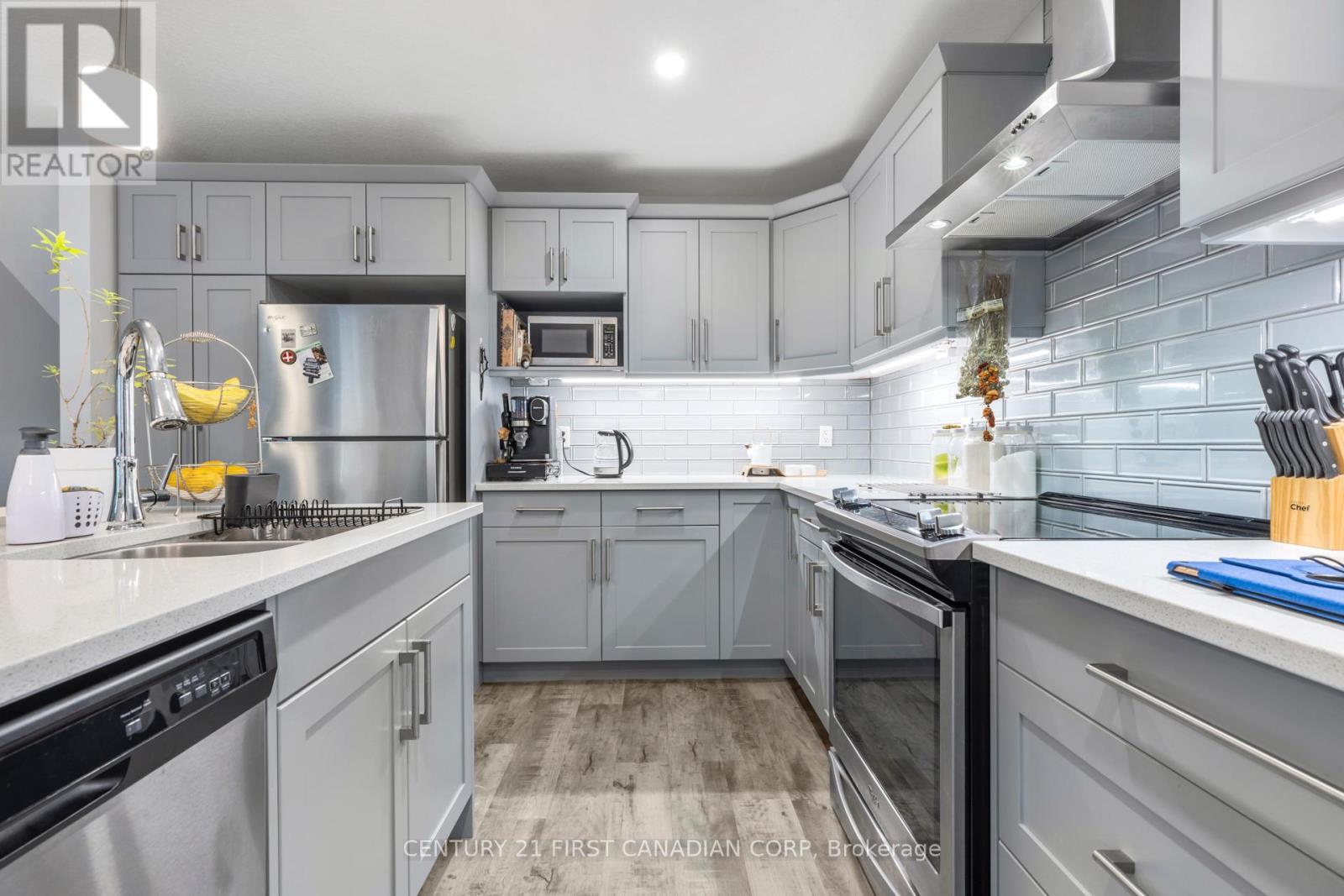 5 - 1110 Meadowlark Ridge, London South (South U), Ontario  N6M 0H4 - Photo 12 - X12465489