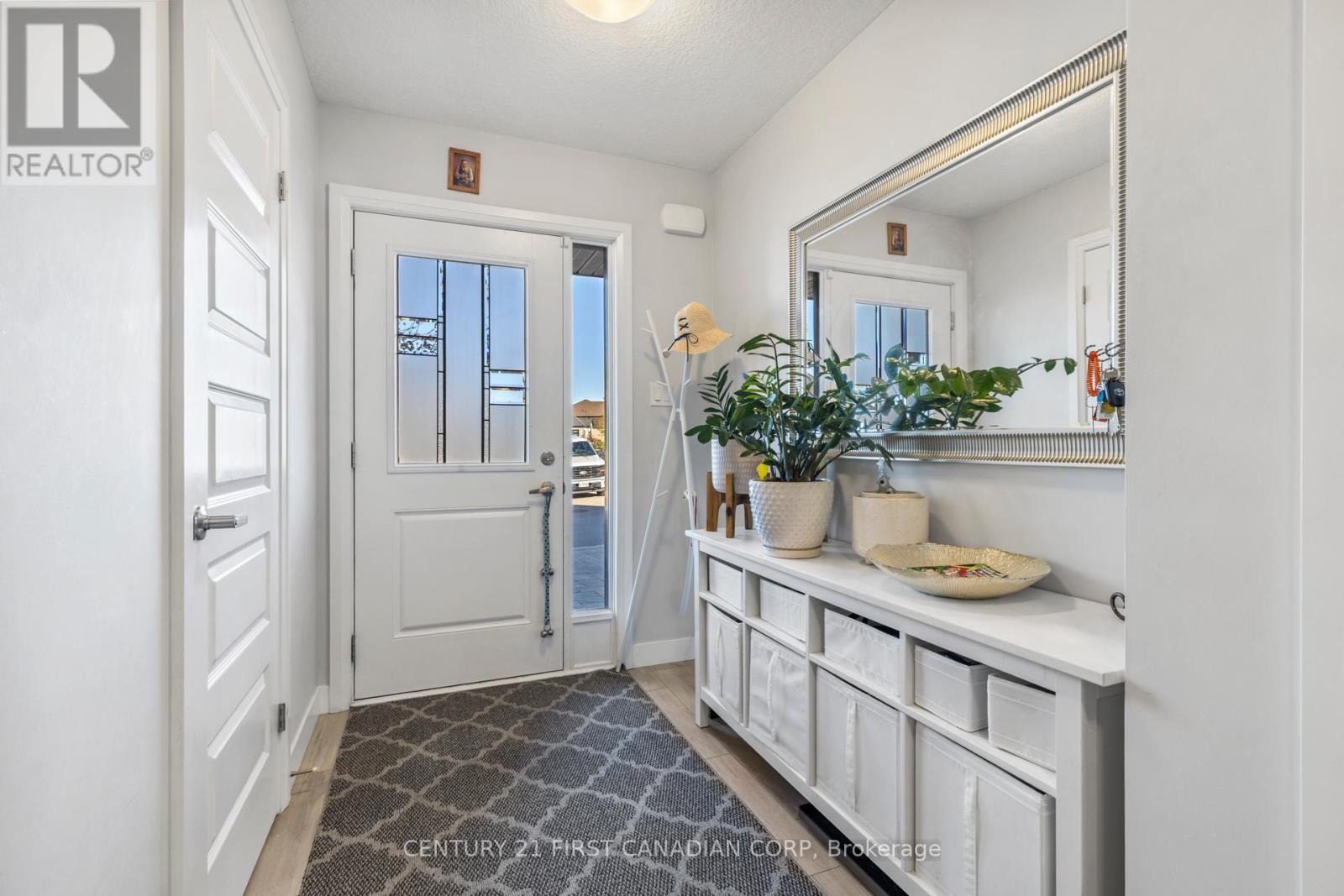 5 - 1110 Meadowlark Ridge, London South (South U), Ontario  N6M 0H4 - Photo 4 - X12465489
