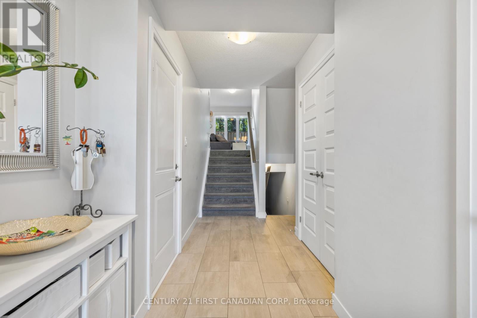 5 - 1110 Meadowlark Ridge, London South (South U), Ontario  N6M 0H4 - Photo 5 - X12465489