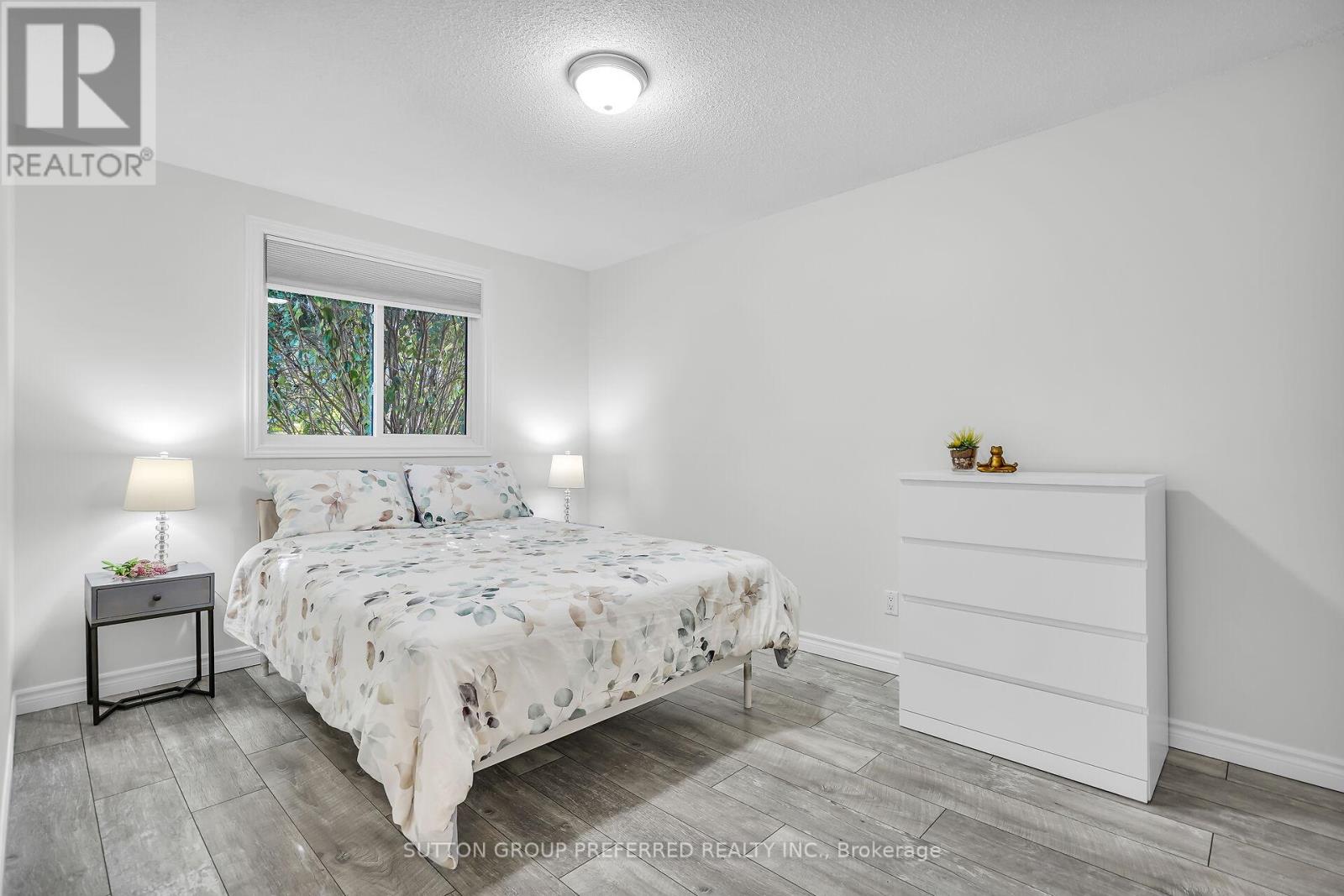 34 Hearthside Place, London East, Ontario  N5V 3N1 - Photo 17 - X12465583