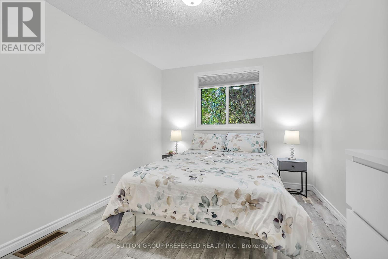 34 Hearthside Place, London East, Ontario  N5V 3N1 - Photo 18 - X12465583