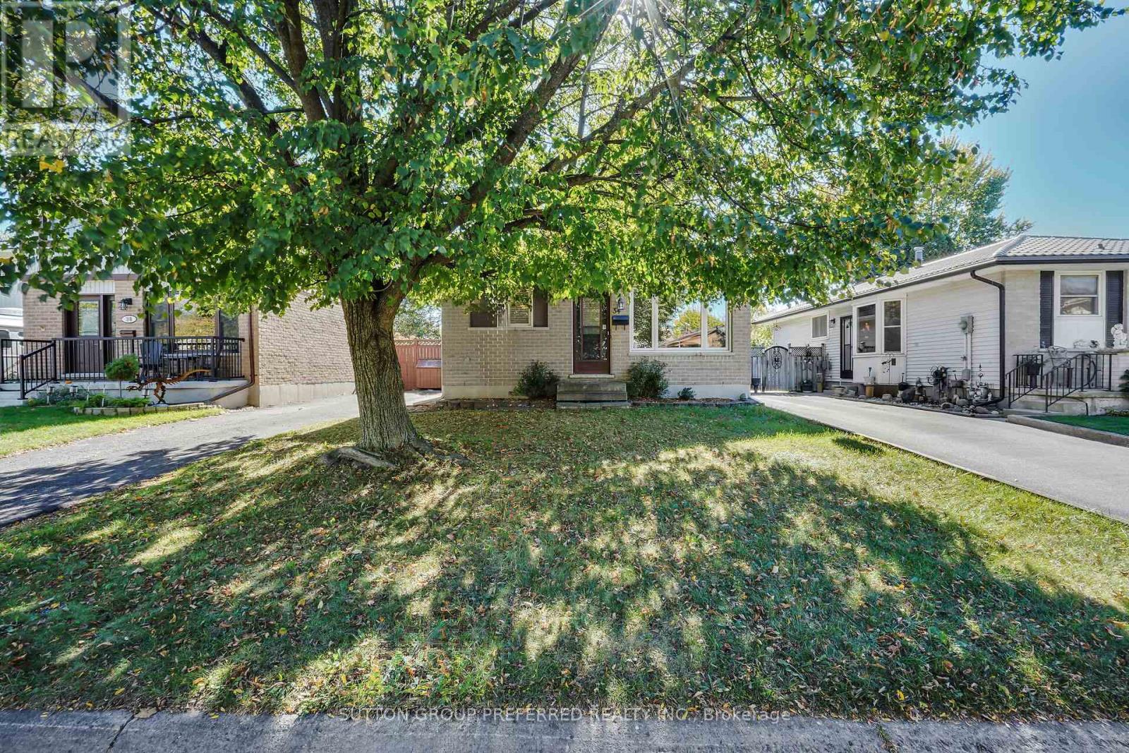 34 Hearthside Place, London East, Ontario  N5V 3N1 - Photo 39 - X12465583