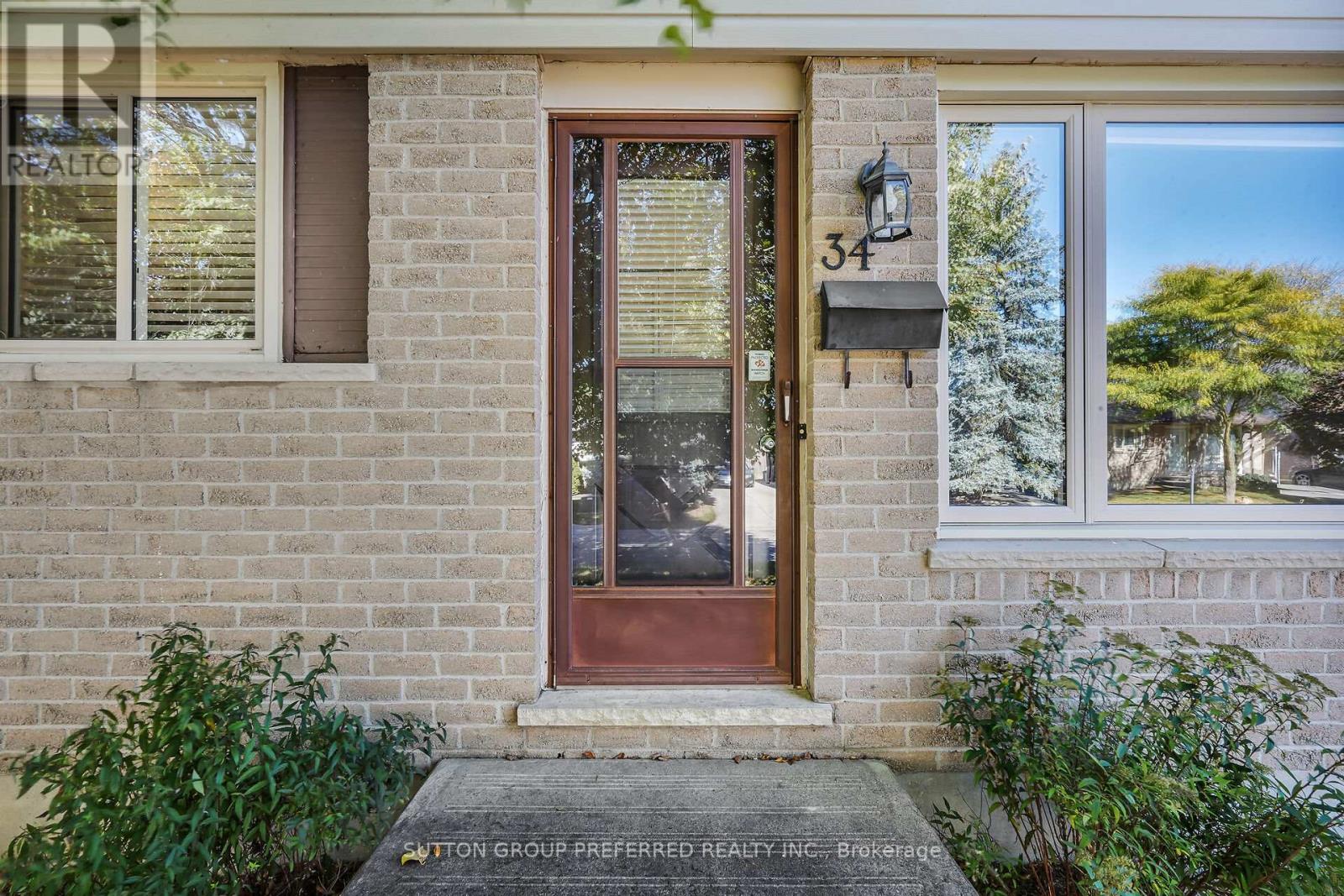34 Hearthside Place, London East, Ontario  N5V 3N1 - Photo 4 - X12465583