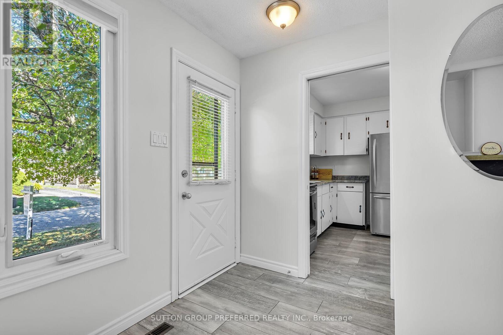 34 Hearthside Place, London East, Ontario  N5V 3N1 - Photo 6 - X12465583