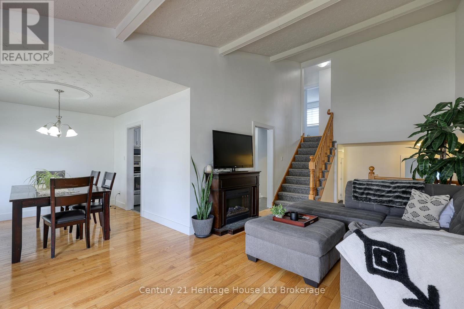 275 Cartier Drive N, Woodstock, Ontario  N4S 7T9 - Photo 6 - X12465529