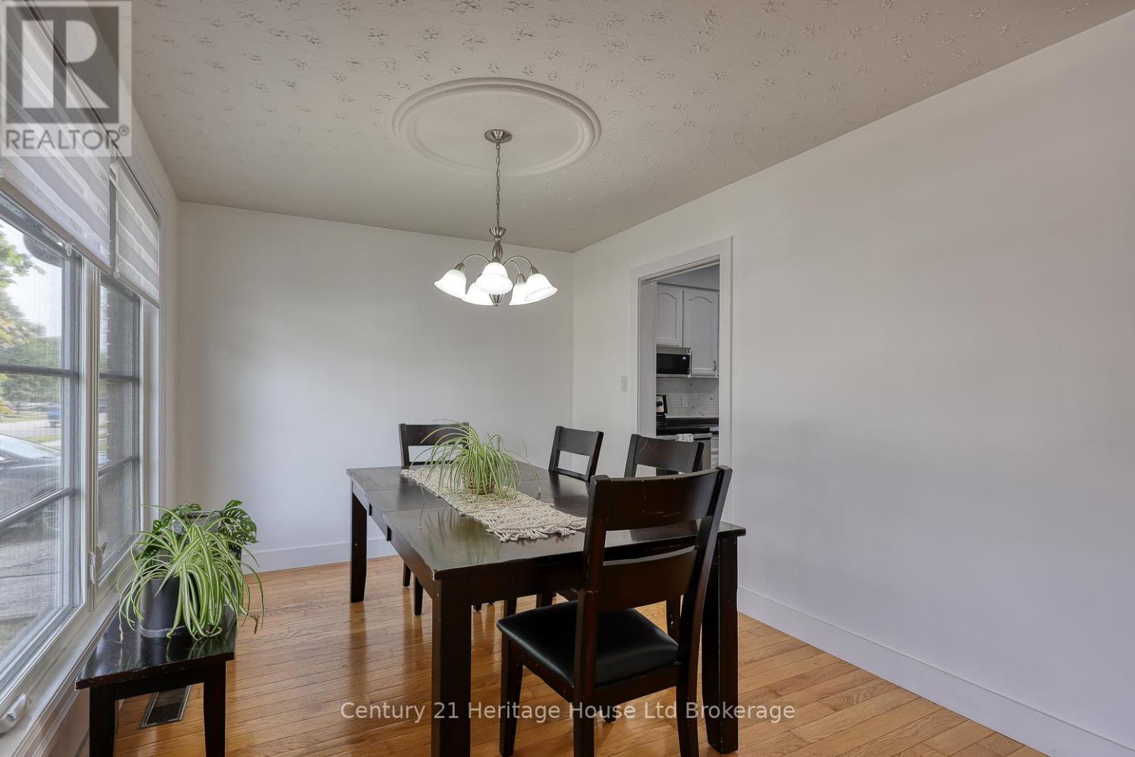 275 Cartier Drive N, Woodstock, Ontario  N4S 7T9 - Photo 8 - X12465529