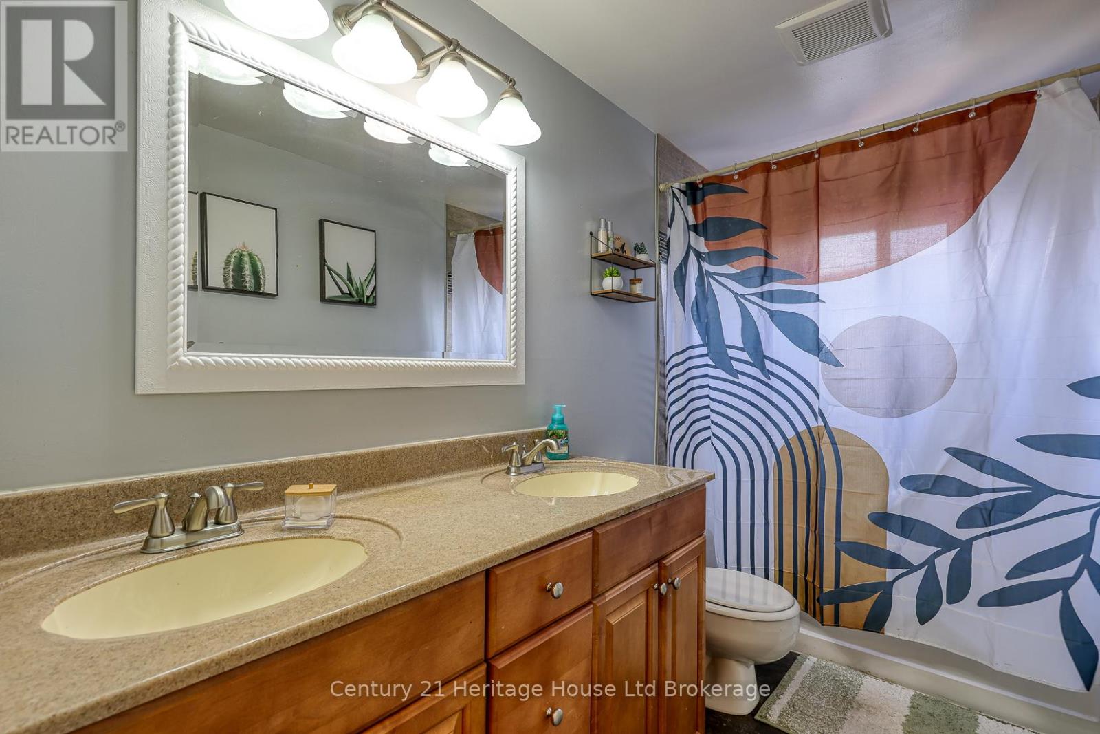 9 Edmunds Crescent, London South, Ontario  N5Z 4J1 - Photo 17 - X12465531