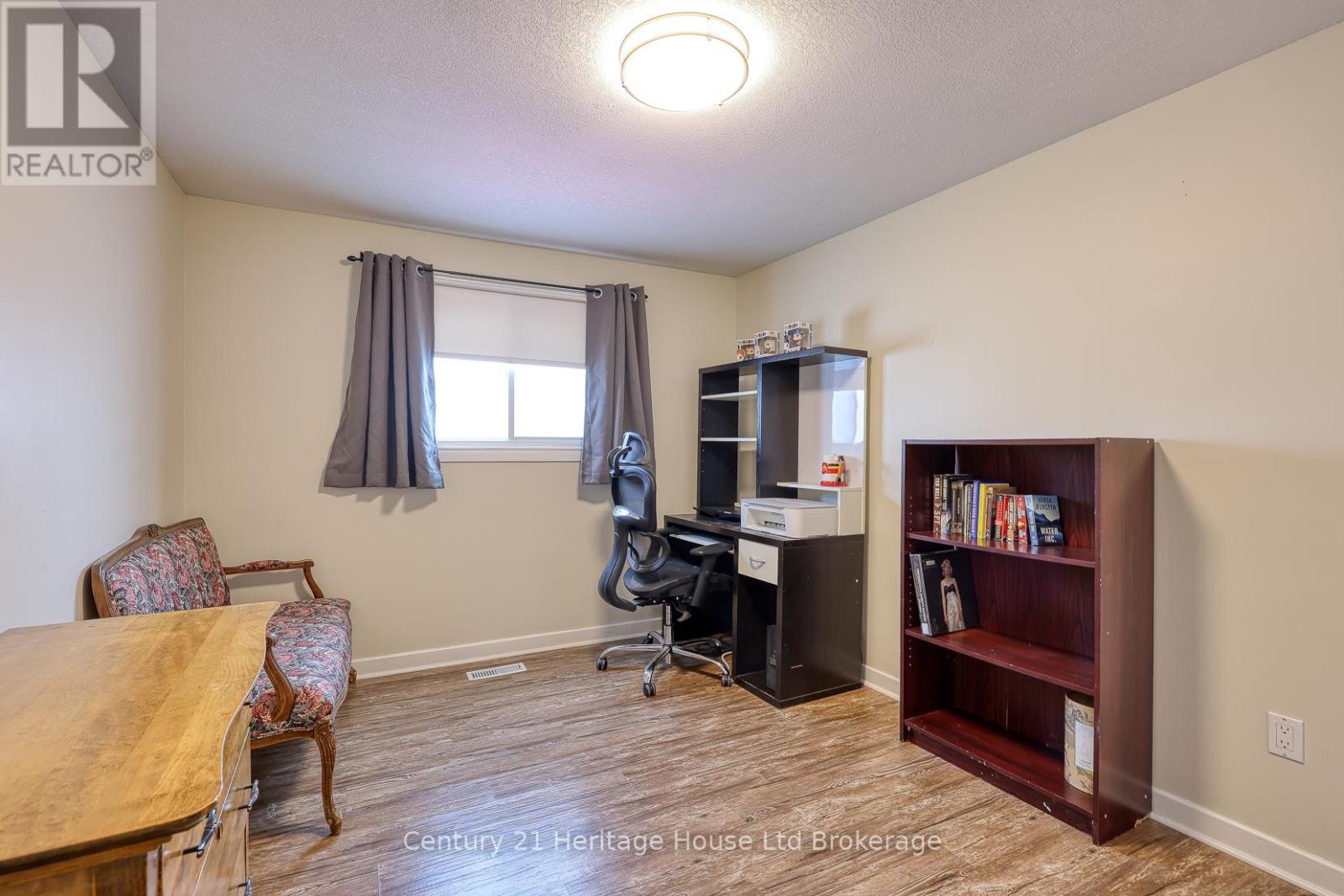 9 Edmunds Crescent, London South, Ontario  N5Z 4J1 - Photo 20 - X12465531