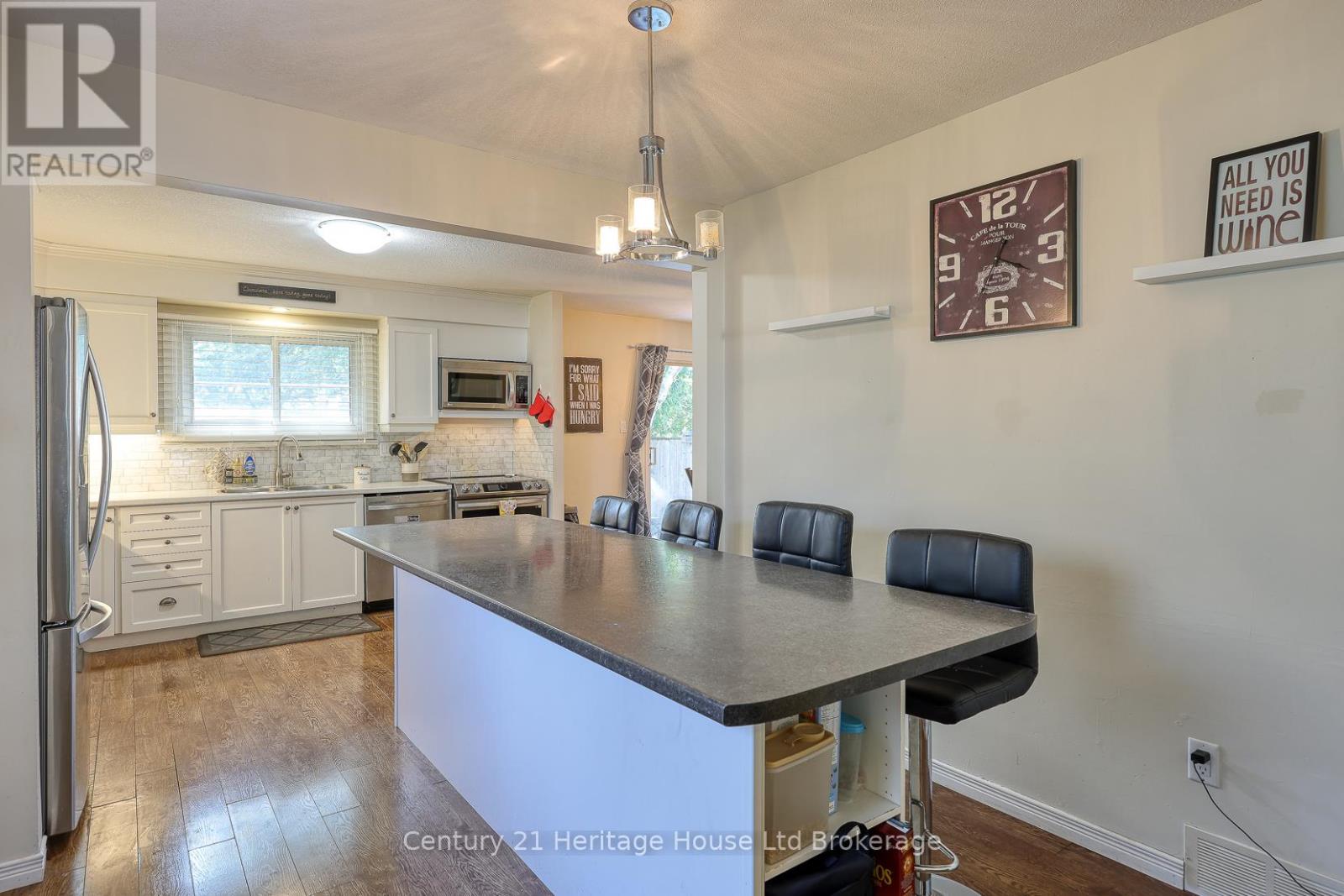9 Edmunds Crescent, London South, Ontario  N5Z 4J1 - Photo 7 - X12465531