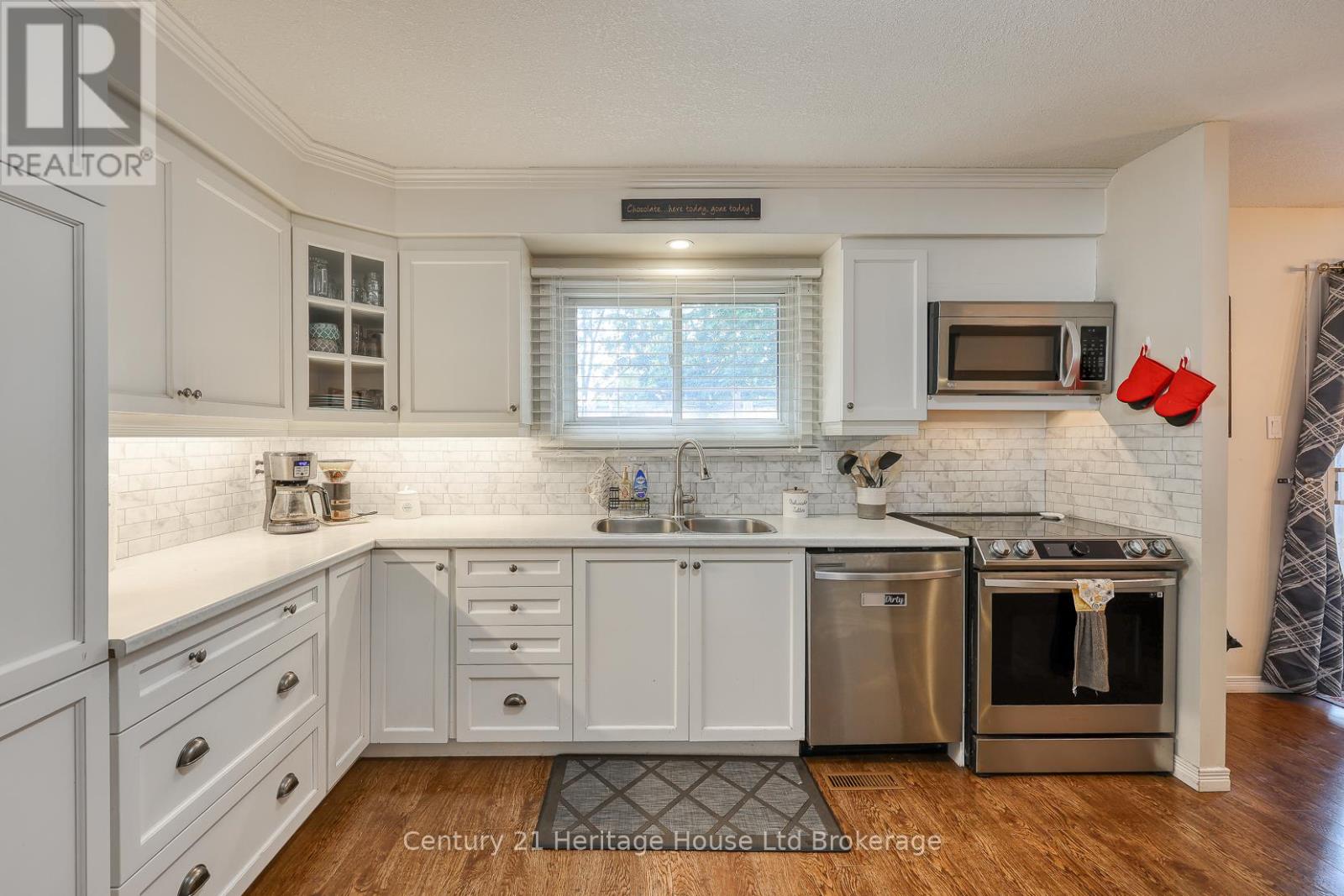 9 Edmunds Crescent, London South, Ontario  N5Z 4J1 - Photo 9 - X12465531