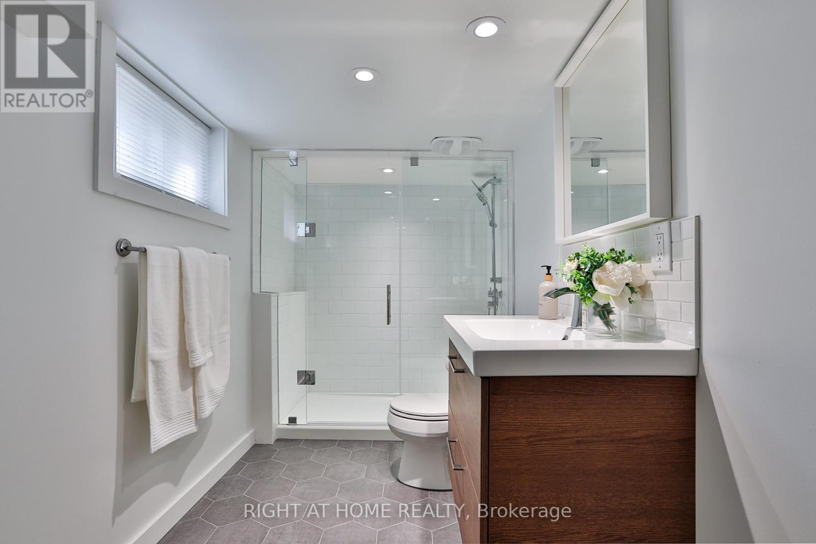 230 Milverton Boulevard, Toronto, Ontario  M4J 1V5 - Photo 29 - E12461748