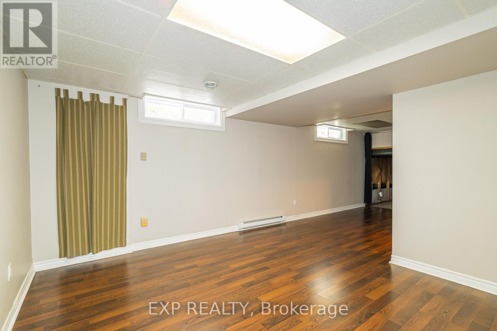 32 Maple View Crescent, Ottawa, Ontario  K2G 5J6 - Photo 40 - X12465357