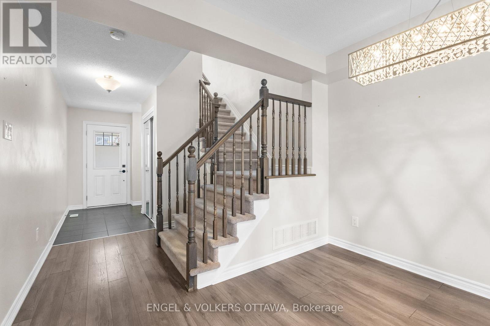 308 Song Sparrow Street, Ottawa, Ontario  K2J 5W5 - Photo 4 - X12465496