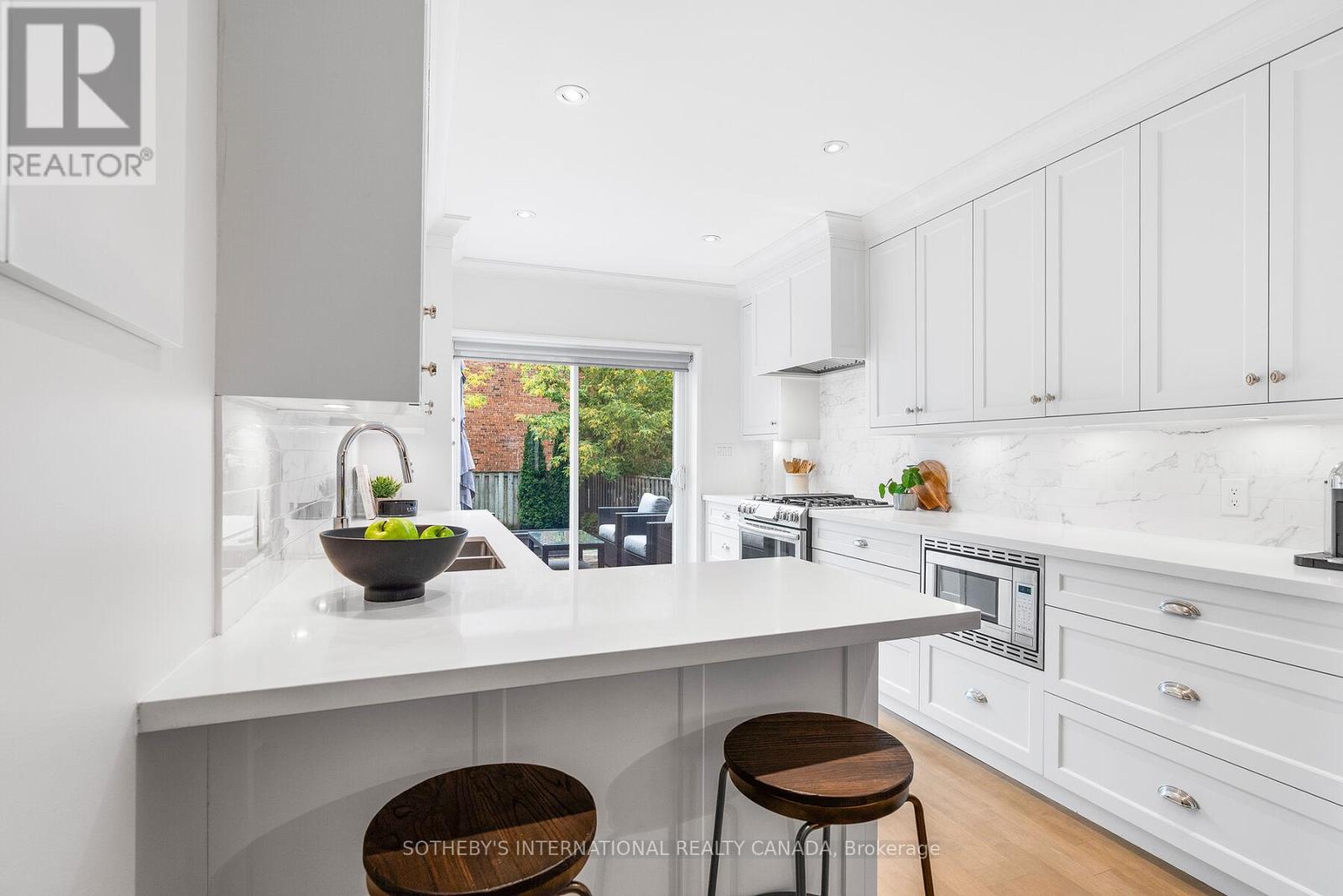 251 Bowood Avenue, Toronto, Ontario  M4N 1Y7 - Photo 18 - C12465296