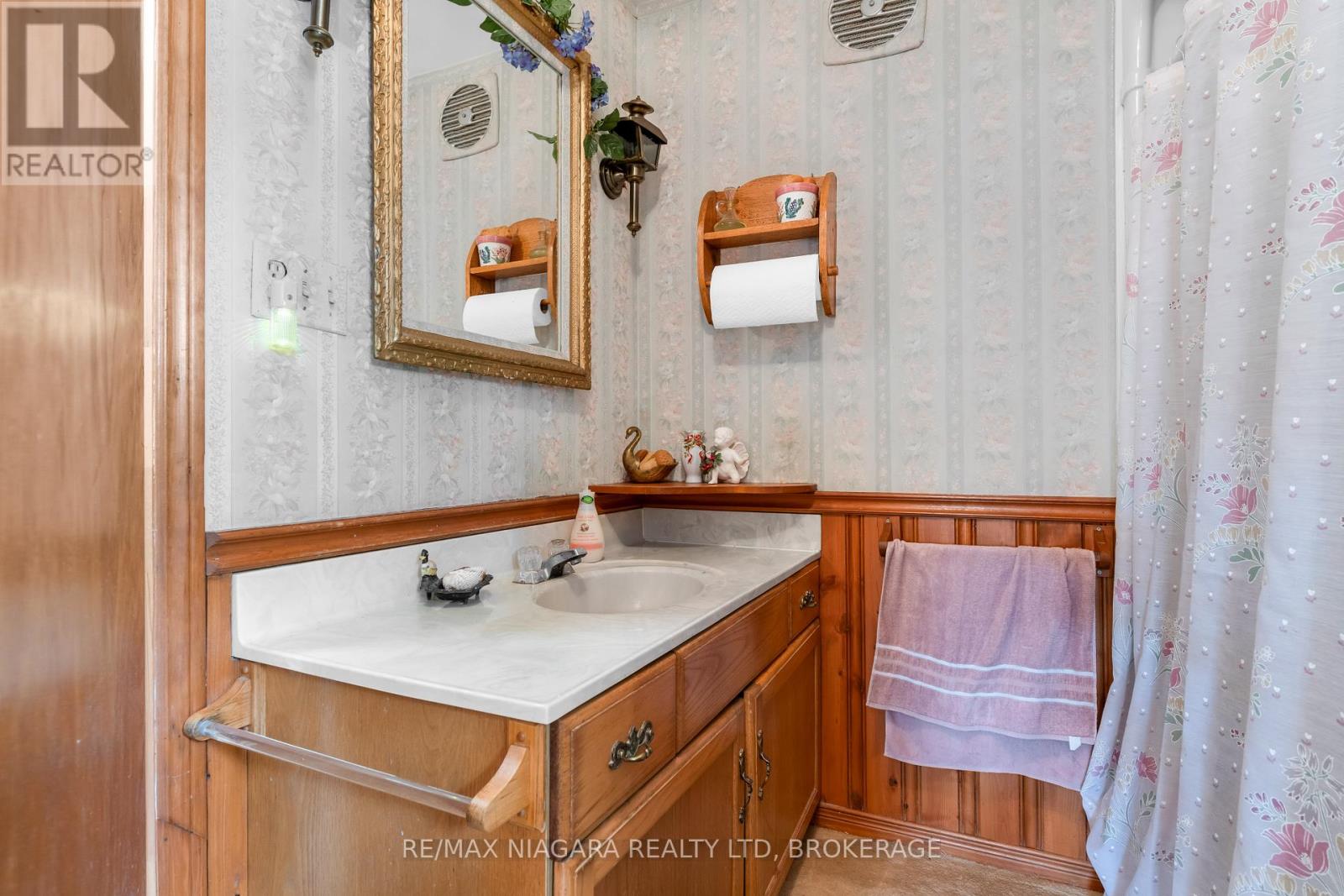 31 Matthews Road, Welland (Cooks Mills), Ontario  L3B 5N4 - Photo 21 - X12465539