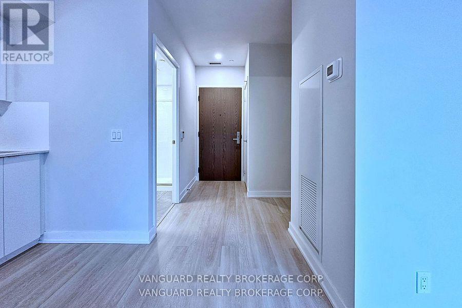 1005 - 30 Tretti Way, Toronto, Ontario  M3H 0E3 - Photo 4 - C12465376