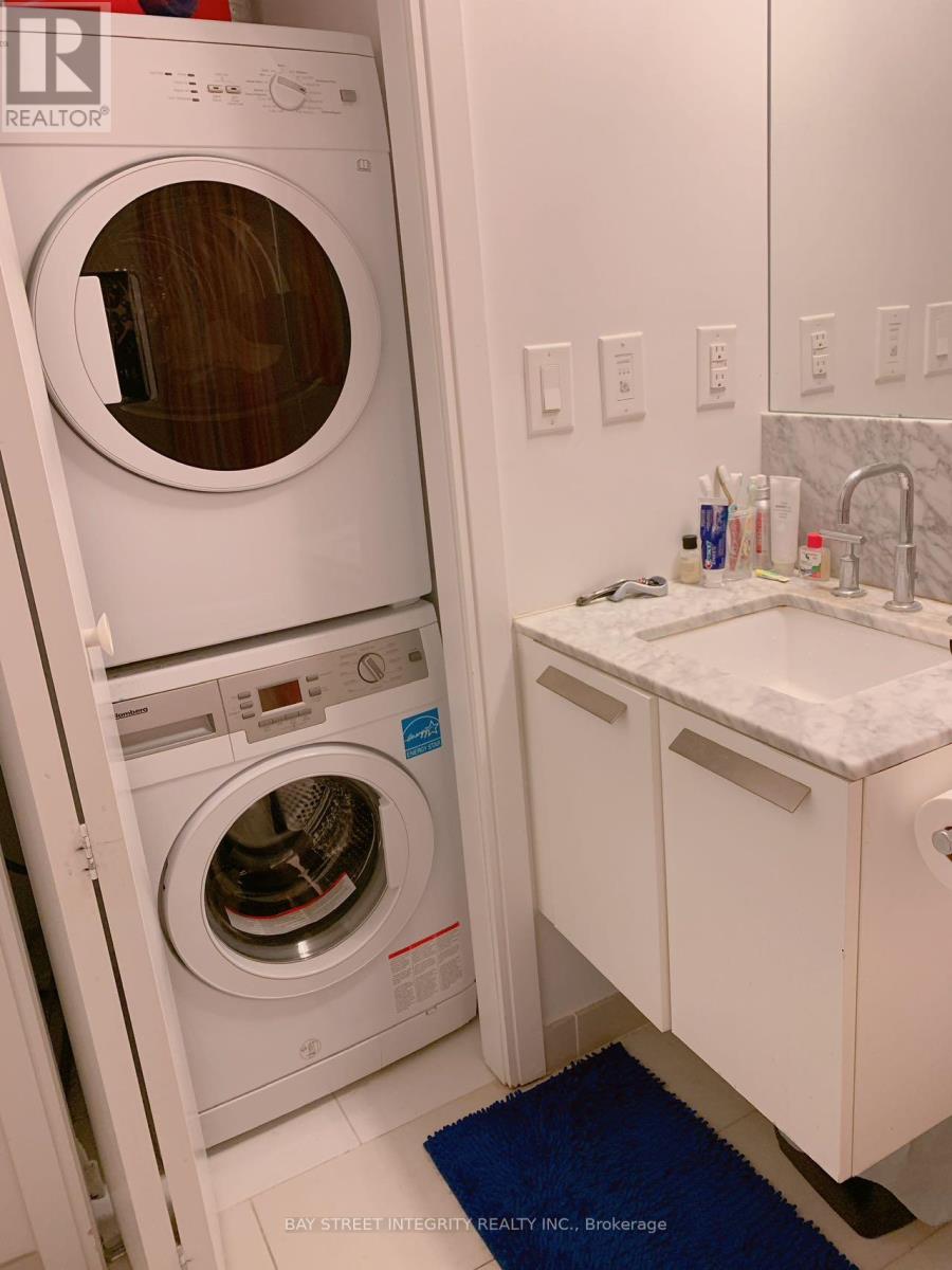 1806 - 42 Charles Street E, Toronto, Ontario  M4Y 1N3 - Photo 10 - C12465393